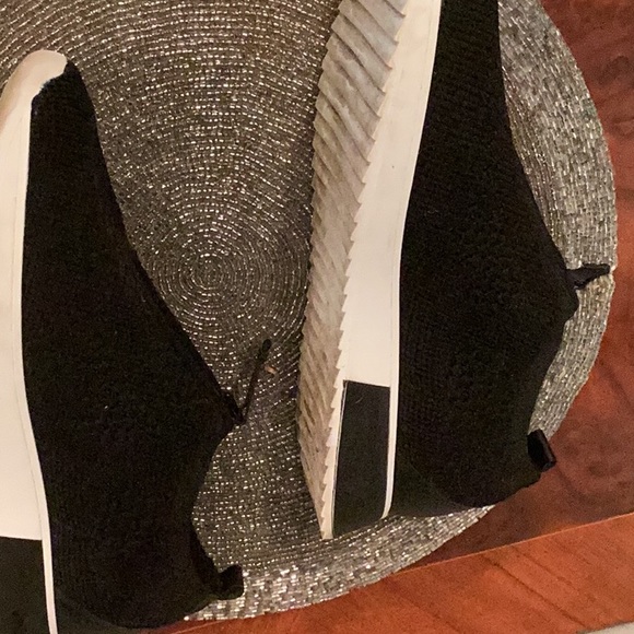 Anne Klein zipper sneakers - Picture 4 of 6